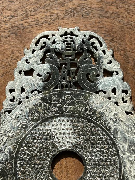 黑沁白玉镂雕双龙出廓龙虎穀纹壁，顺丰包邮 商品图1