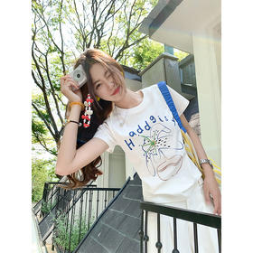 <曾小咸推荐>小清新花朵字母印花白色圆领短袖T恤