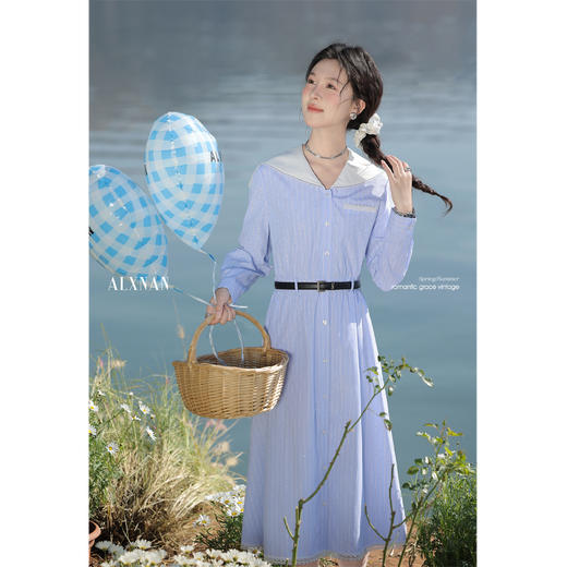 鹿向南「蔚蓝假日」蓝色长袖条纹海军领连衣裙2025春季新款女裙子 商品图3