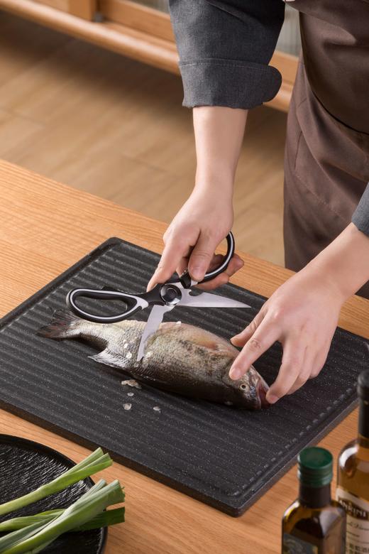 茶花甄享厨用剪刀（银色） 商品图9