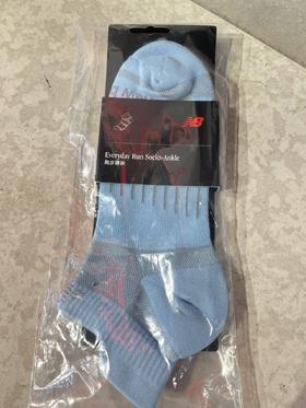 【春上新】  【新品】7楼 NewBalance男女款跑步踝袜 吊牌价：49元