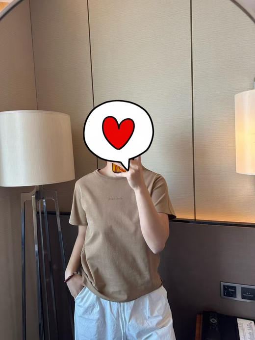 原单正品之禾全棉双沙汗布体恤，这个胡桃色的tee  看起来简单哈，实际面料暗藏深机，采用双沙全棉汗布，摸起来干爽，面料很挺括，有型  上身会穿出来显瘦  质感满满
尺码S-XL 商品图6