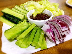 黄瓜蘸酱