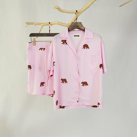 情侣款家居服睡衣  夏款短袖&短裤男女套装  70%粘纤+30%莱赛尔纤维，拥有真丝光泽，绸缎坠感，纯棉的吸湿透气 商品图0