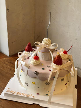 可爱粉嫩系少女风蝴蝶结蛋糕