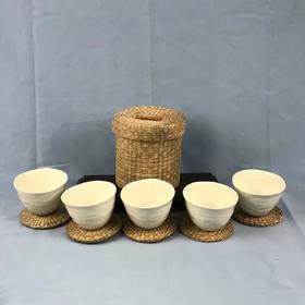 日本肥前风趣手工白瓷茶碗 5枚装含草编盖桶与茶托 原盒保留