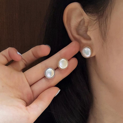 RETRO系列 18K镶异形淡水珍珠耳钉 商品图4
