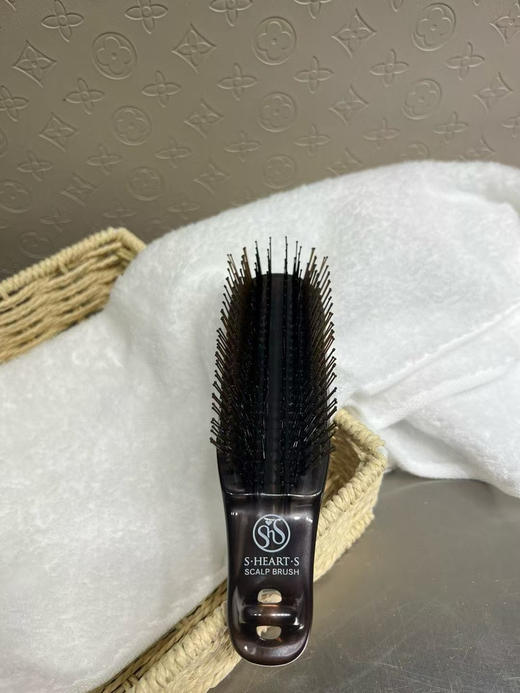 正品日本MTG Scalp Brush S HEART S头皮护理按摩洗发梳去屑清洁梳子。
两个色 商品图11