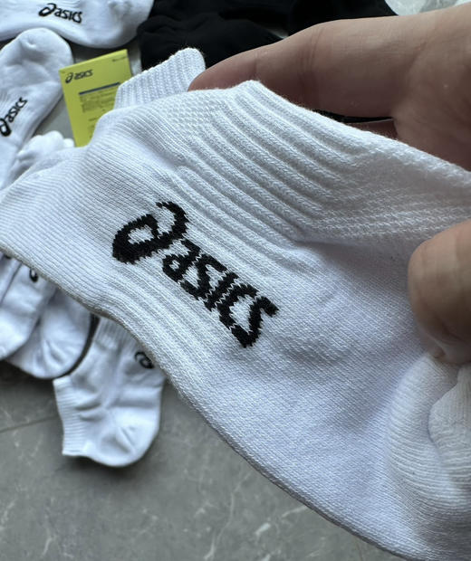正品日单亚瑟士低帮毛巾底全面运动袜，黑白两色。男女同款
尺码S 36-39 M 39-43
特价💰39四双包邮 商品图2