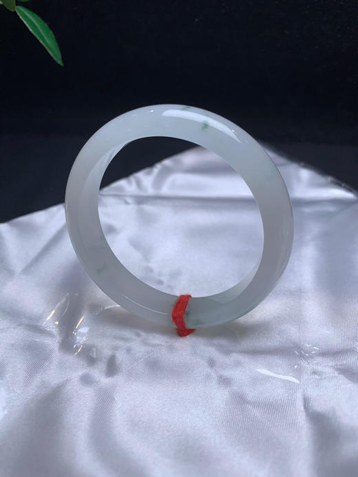 612612，52冰飘花手镯，冰冰润润的，清新秀美，飘淡雅花色 商品图1