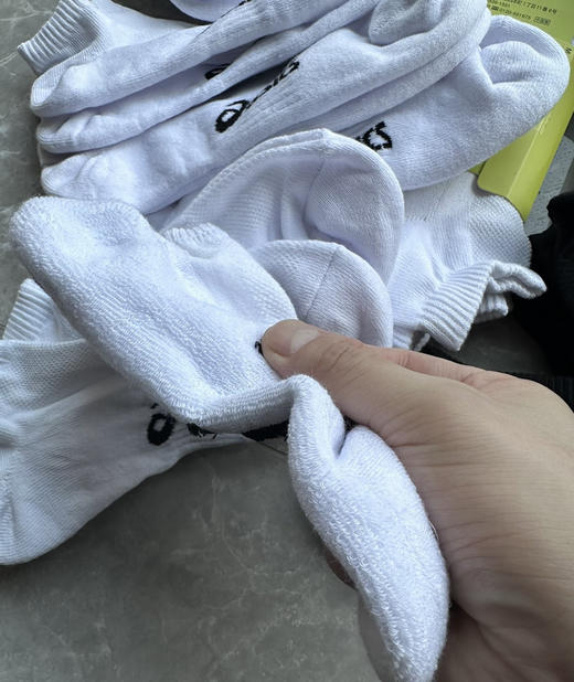 正品日单亚瑟士低帮毛巾底全面运动袜，黑白两色。男女同款
尺码S 36-39 M 39-43
特价💰39四双包邮 商品图5