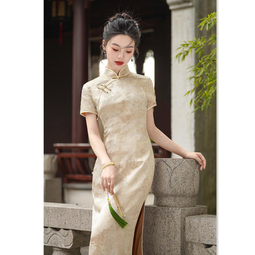 GX复古国风素雅米色长款人丝旗袍2025夏季新款年轻女士新中式旗袍裙 商品图3