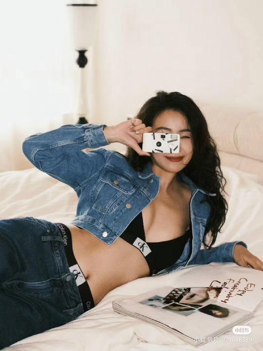 原单正品，2025新款ck方块标LOGO三角杯无钢圈运动背心女士套装。
三个色，尺码S M L 商品图12