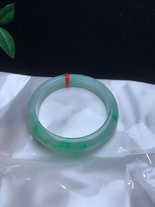 612602，54飘辣色手镯，清新细条正圈，种老色辣绿，清新秀气 商品图5