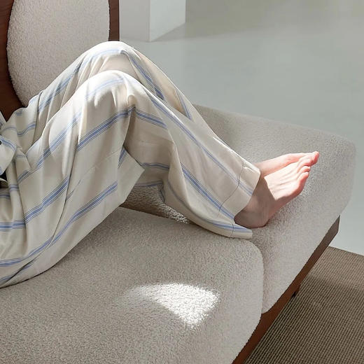 小众轻奢 四季款 情侣睡衣套装 男女同款 【50%棉+50%莱赛尔天丝 】 黑豹条纹高级感家居服 商品图3