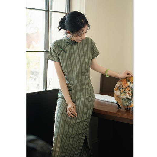 GX艾竖条文艺棉麻全开襟长款短袖旗袍2025夏季新款国风中式旗袍 商品图1