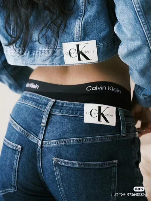 原单正品，2025新款ck方块标LOGO三角杯无钢圈运动背心女士套装。
三个色，尺码S M L 商品图11