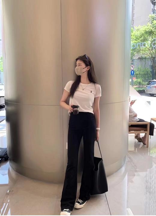 暴力暴力推荐！一定一定要试试的lulu女神裤~~
微喇Groove,这拉腿提臀效果真绝了!运动日常穿超出彩，1.8大长腿的视觉拉满🈵 商品图3