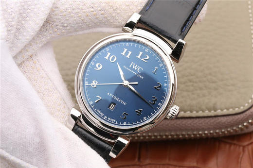 MKS万国达文西系列腕表，尺寸40毫米X10毫米 柔软耐用的ITALY小牛皮表带配合传统式精钢表扣，特大限度满足了舒服贴手的体验 商品图1