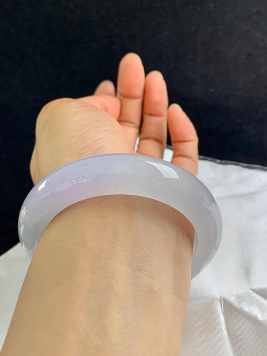 612622，57.3其实，冰飘紫正圈平安镯，白底飘粉紫色，整体清爽淡雅，条形厚装大气 商品图5