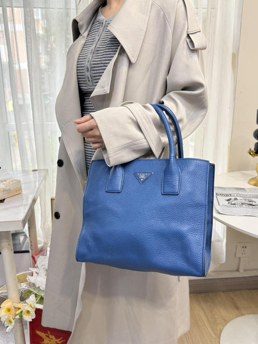 Prada 蓝色 牛皮 三角 logo 手提包 商品图2