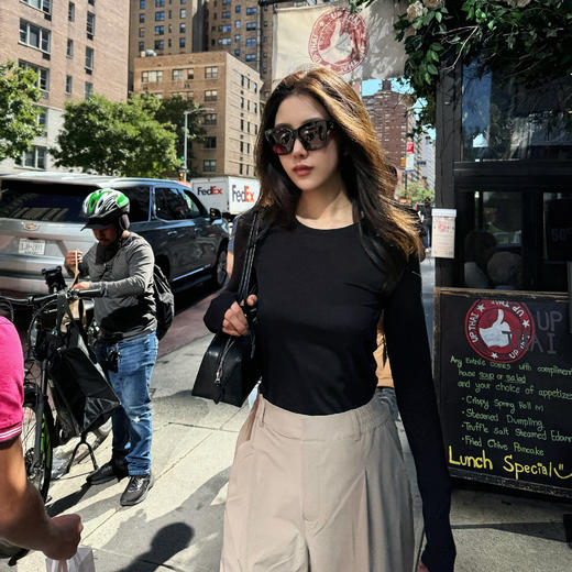 ROMI STUDIO“轻盈自在”弹力磨毛修身圆领居家长袖T恤 RW24WSD0786 商品图0