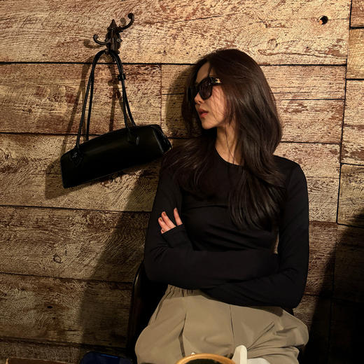 ROMI STUDIO“轻盈自在”弹力磨毛修身圆领居家长袖T恤 RW24WSD0786 商品图3