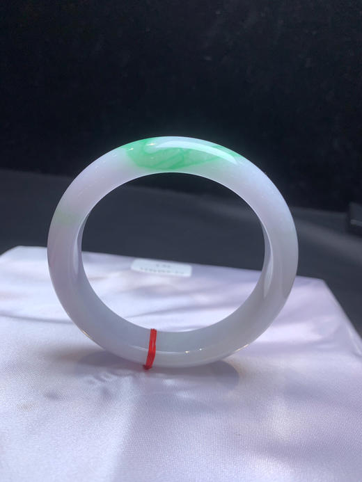 612617，56.3白底青正圈，清新白底，飘一截辣阳绿 底子均匀细腻 商品图1