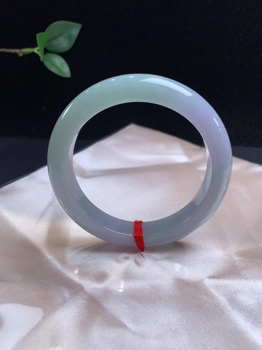 612620，57.5春彩手镯，淡春彩手镯，底妆细腻干净，一半紫一半绿，清新有特色 商品图0