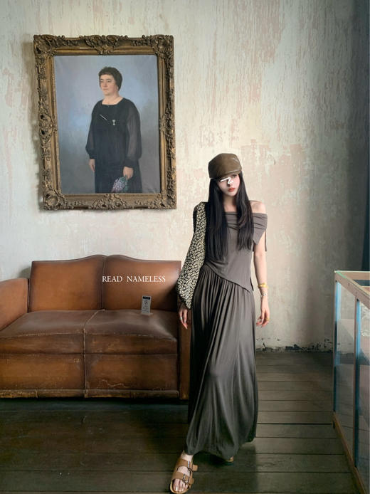 Read Nameless /秒变纸片人 咖色露肩套装 2025/4/7 商品图8