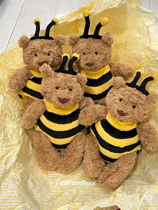 原单正品 Jellycat 巴塞罗熊穿上俏皮大黄蜂玩偶

全套带盒子，收纳袋，玩具熊，笔记本！

正品！外贸订单剩余100个。 商品图3