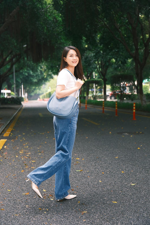 时髦斜裁设计镰刀牛仔裤 商品图2