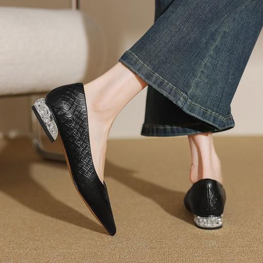 【预售5天】春季新品超软羊皮质感水钻跟时尚百搭职业气质黑色单鞋女YS&9512 商品图3