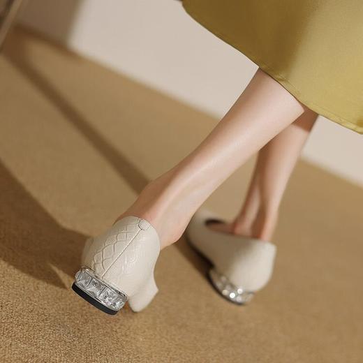 【预售5天】春季新品超软羊皮质感水钻跟时尚百搭职业气质黑色单鞋女YS&9512 商品图1