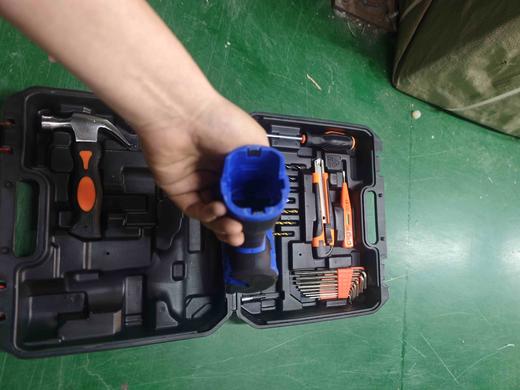 【货号07578】包邮16.8V锂电钻套盒批头钻头螺丝刀羊角锤美工刀六角扳手套装工具 商品图7