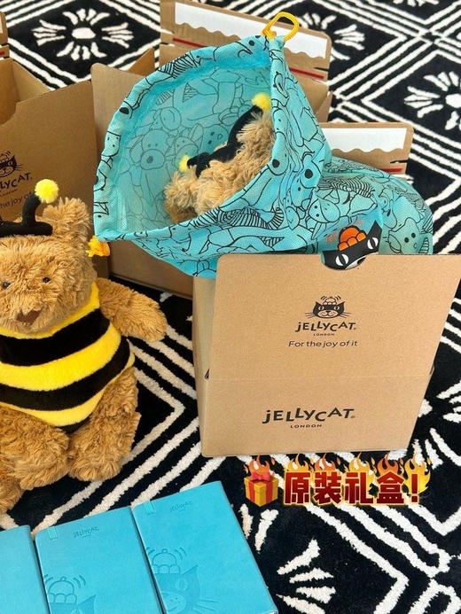 原单正品 Jellycat 巴塞罗熊穿上俏皮大黄蜂玩偶

全套带盒子，收纳袋，玩具熊，笔记本！

正品！外贸订单剩余100个。 商品图6