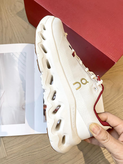 部分现货 THS-无 昂跑家 限定款 红金配色鸿运款 巨轻便运动鞋 QZ105 商品图8