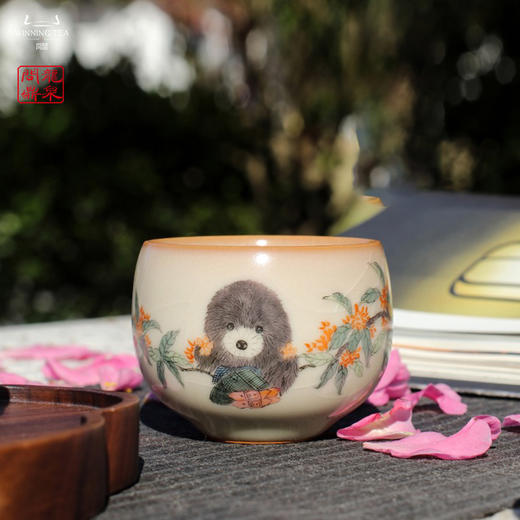 龙泉问鼎彩绘哥窑晴雪杯（欢悦祥瑞）集玉杯(莲年有余) 商品图0