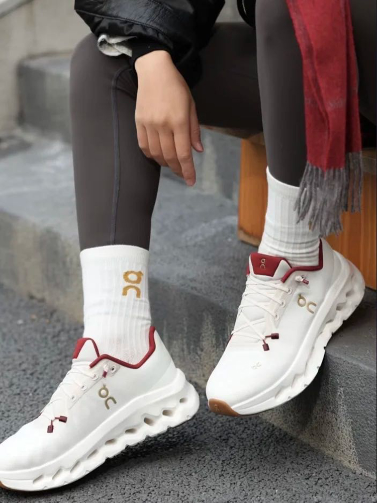 部分现货 THS-无 昂跑家 限定款 红金配色鸿运款 巨轻便运动鞋 QZ105