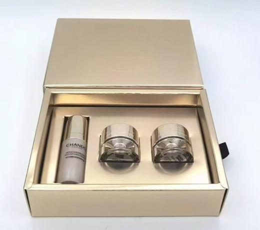 自然堂金钻旅行套盒3件套
自然堂金钻微雕抗皱紧致尝鲜礼盒
霜5ml+眼霜5ml+精华10ml 商品图0