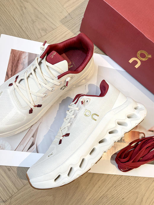 部分现货 THS-无 昂跑家 限定款 红金配色鸿运款 巨轻便运动鞋 QZ105 商品图5