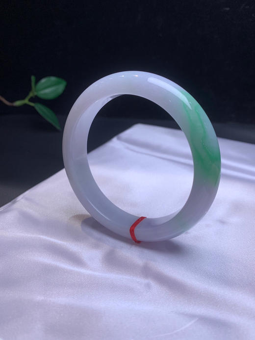 612617，56.3白底青正圈，清新白底，飘一截辣阳绿 底子均匀细腻 商品图2