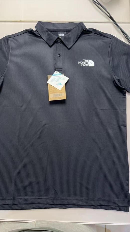 韩单正品北面冷感Polo衫，超级舒适，

史上最强排汗横纹肌理，穿出高级感！！！

主打一个行政商务，沉稳，上身就起范儿，

卡其色，黑色，m-3xl

原价109000韩元 商品图2