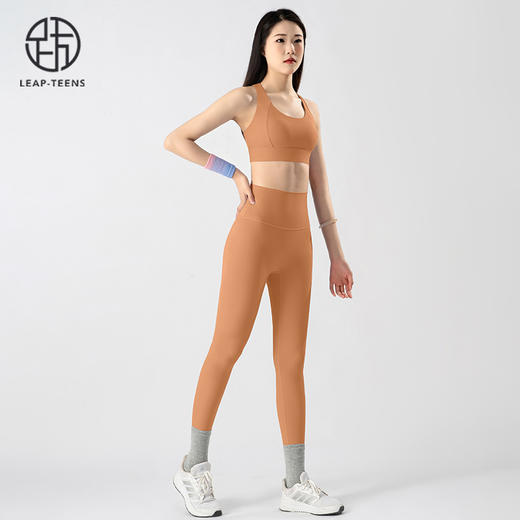跃牌【蚂蚁运动】系列  固定杯高强度瑜伽背心高腰提臀瑜伽裤女瑜伽套装X1358+K3338 商品图3