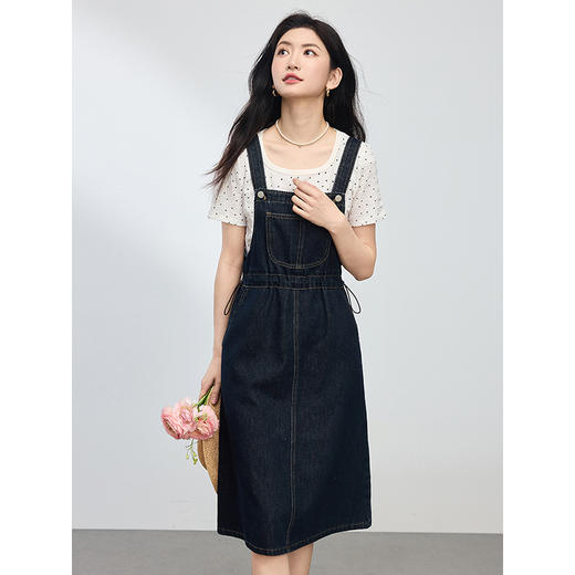 【初夏新品】熙世界休闲牛仔背带裙女夏季2025年新款宽松设计感复古吊带连衣裙 商品图4