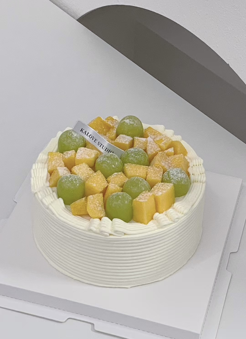 简约新鲜芒果蛋糕