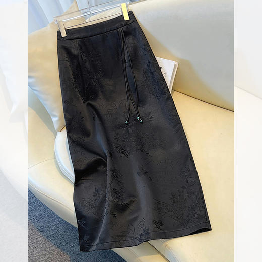 丁摩 高级感中式半身裙女春季新款垂坠感提花a字中长裙开叉包臀裙5ZF-88061 商品图6