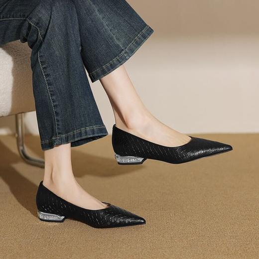 【预售5天】春季新品超软羊皮质感水钻跟时尚百搭职业气质黑色单鞋女YS&9512 商品图4