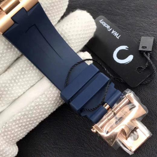 TWA江诗丹顿 纵横四海多功能腕表。高雅绅士，尊贵非凡，巨强地表。 男士腕表，硅胶表带，自动机械机芯，密底 商品图7