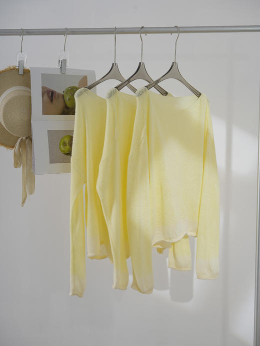 🔥【伊泺杉春日阳光黄绿色套裙】❗早春氛围感💛🍃 ‼️配色极度让人舒适，🌿绿意中带着烂漫的明黄色 不经意间的融合 整身薄薄的带着一丝镂空感  商品图1